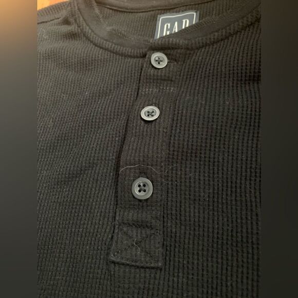 Men’s Gap Henley - Picture 2 of 5
